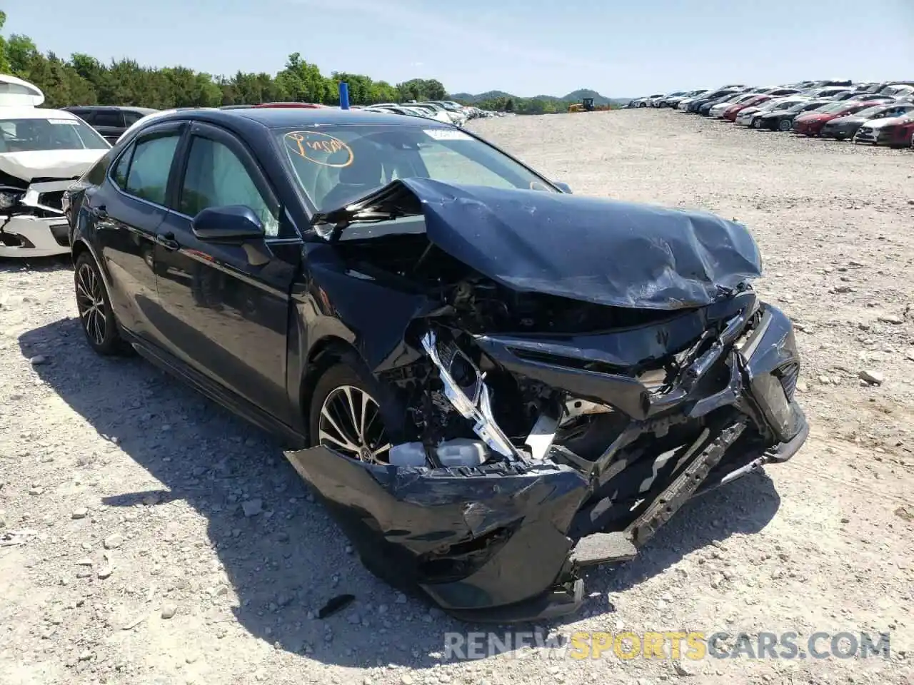 1 Photograph of a damaged car 4T1B11HKXKU269194 TOYOTA CAMRY 2019