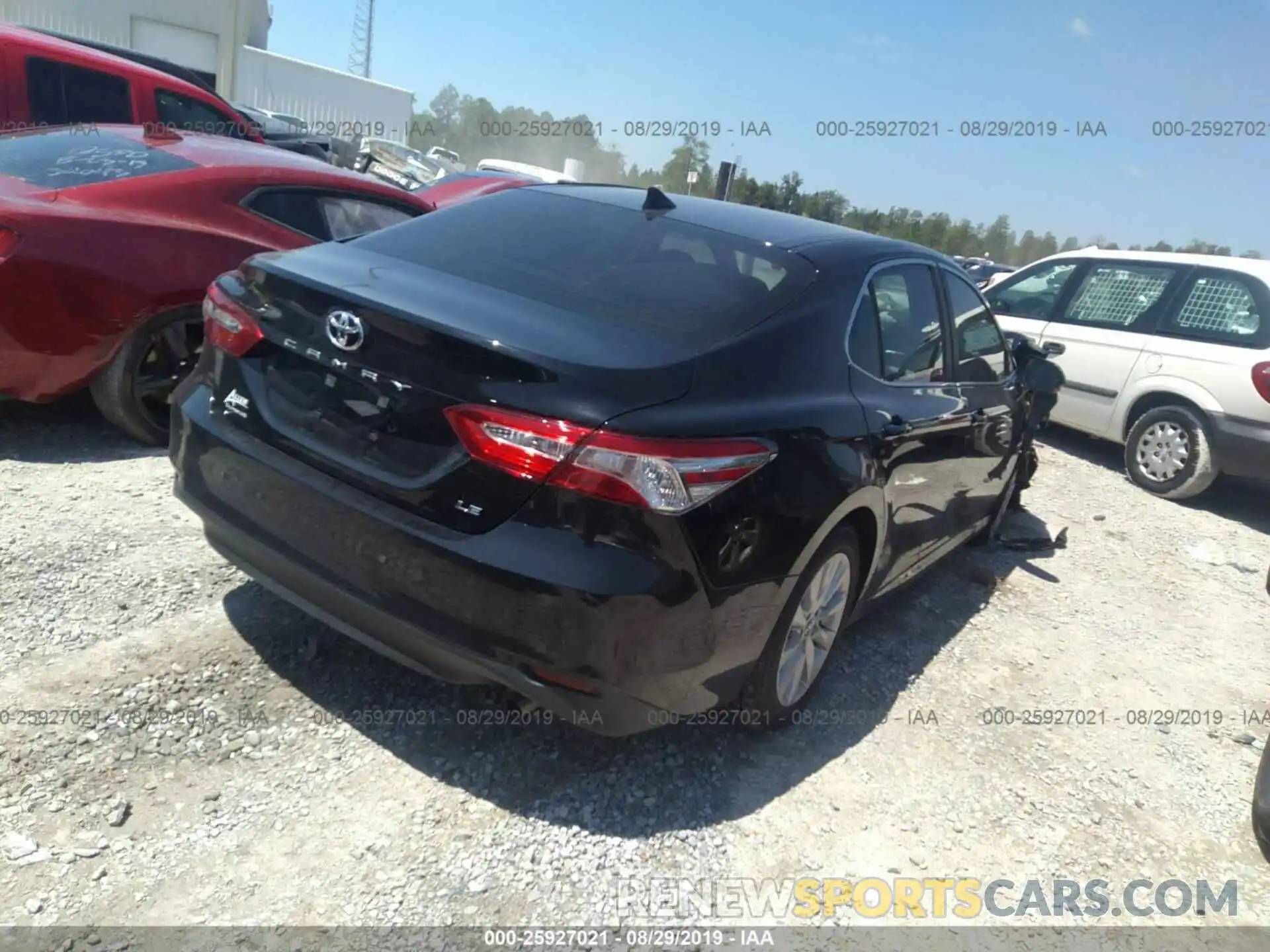 4 Photograph of a damaged car 4T1B11HKXKU270216 TOYOTA CAMRY 2019