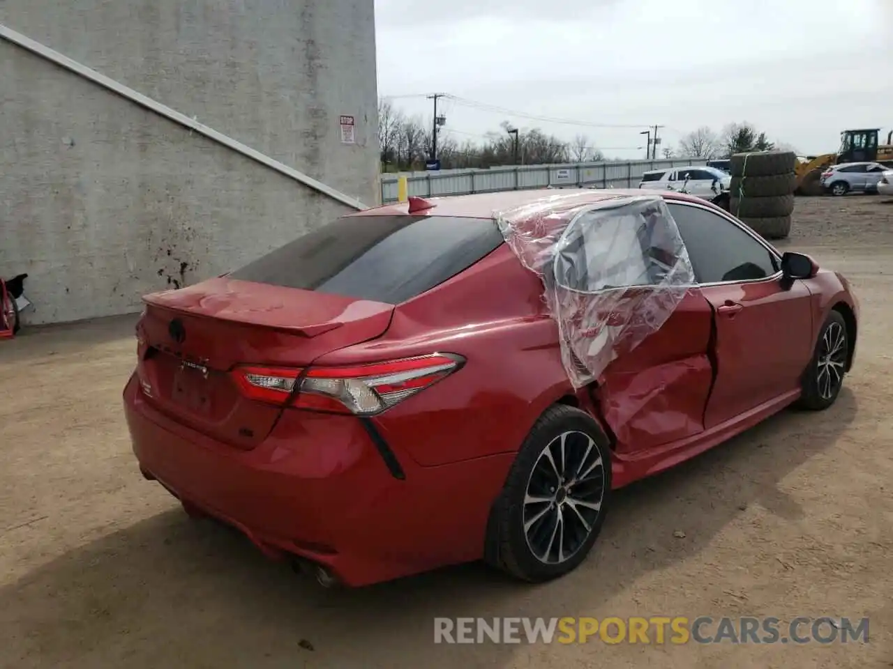 4 Photograph of a damaged car 4T1B11HKXKU274511 TOYOTA CAMRY 2019