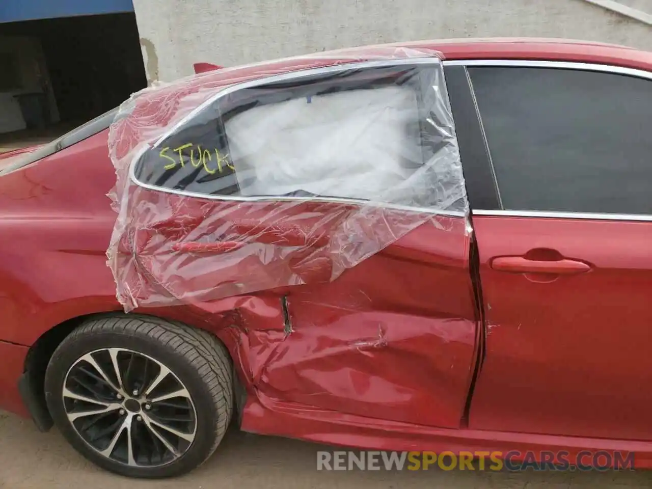 9 Photograph of a damaged car 4T1B11HKXKU274511 TOYOTA CAMRY 2019