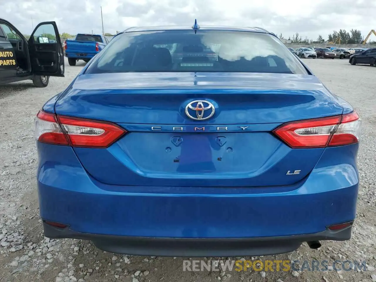 6 Photograph of a damaged car 4T1B11HKXKU274573 TOYOTA CAMRY 2019