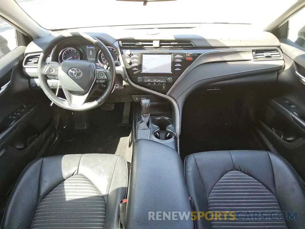 8 Photograph of a damaged car 4T1B11HKXKU275223 TOYOTA CAMRY 2019