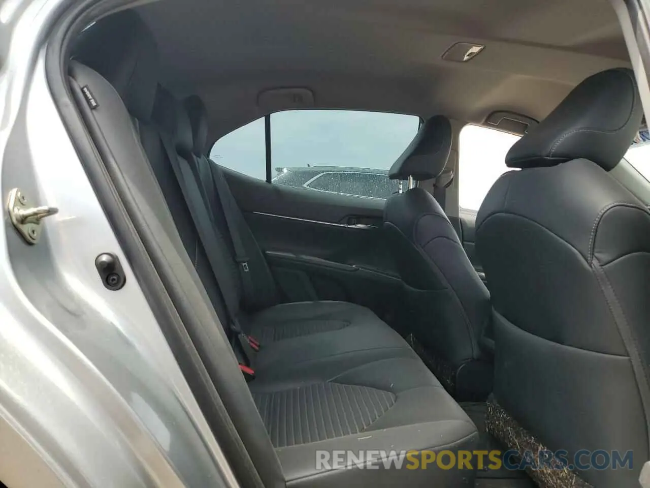 10 Photograph of a damaged car 4T1B11HKXKU279482 TOYOTA CAMRY 2019