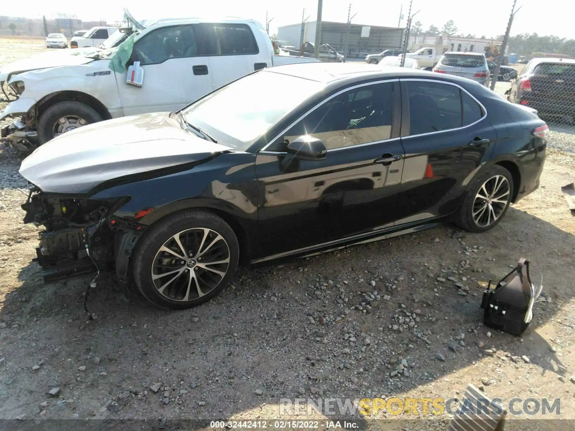 2 Photograph of a damaged car 4T1B11HKXKU281507 TOYOTA CAMRY 2019