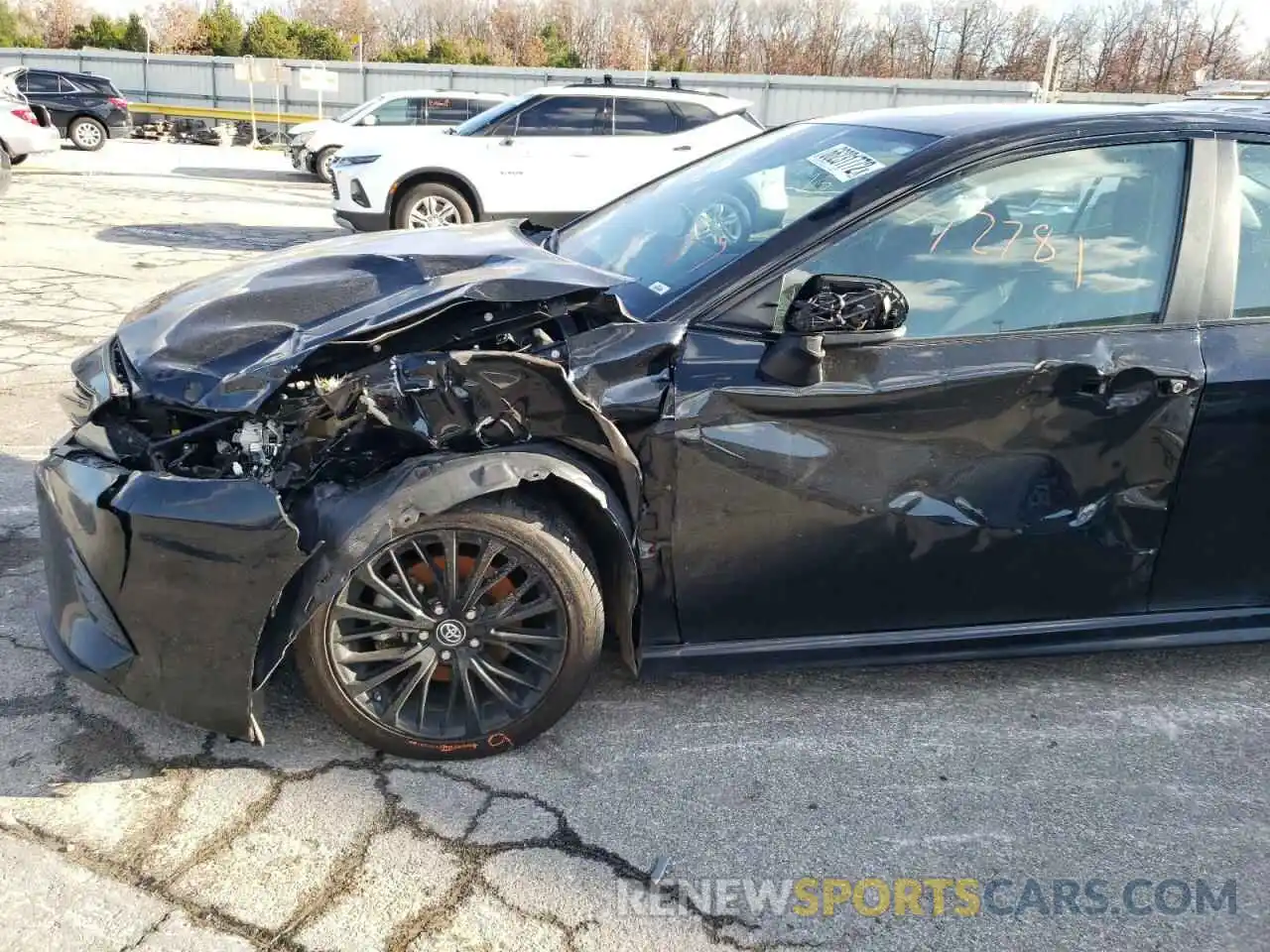 9 Photograph of a damaged car 4T1B11HKXKU281698 TOYOTA CAMRY 2019