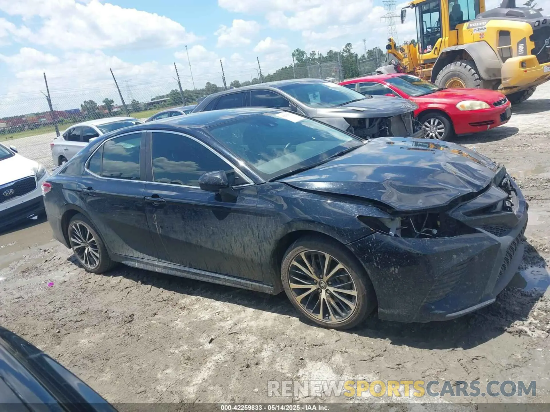 13 Photograph of a damaged car 4T1B11HKXKU282043 TOYOTA CAMRY 2019