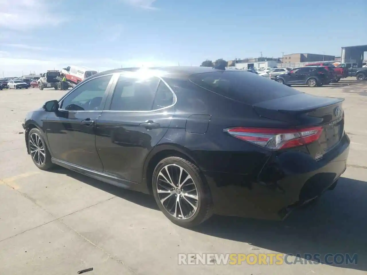 2 Photograph of a damaged car 4T1B11HKXKU282088 TOYOTA CAMRY 2019