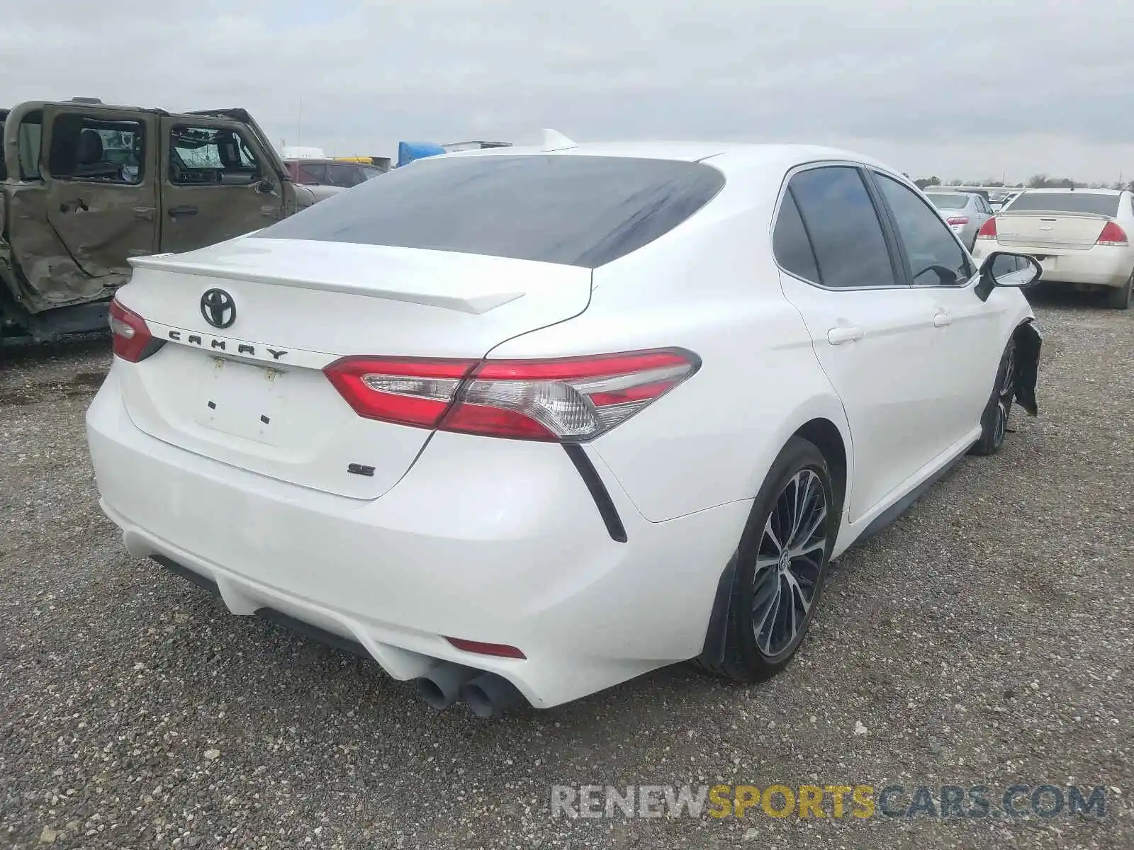 4 Photograph of a damaged car 4T1B11HKXKU282799 TOYOTA CAMRY 2019