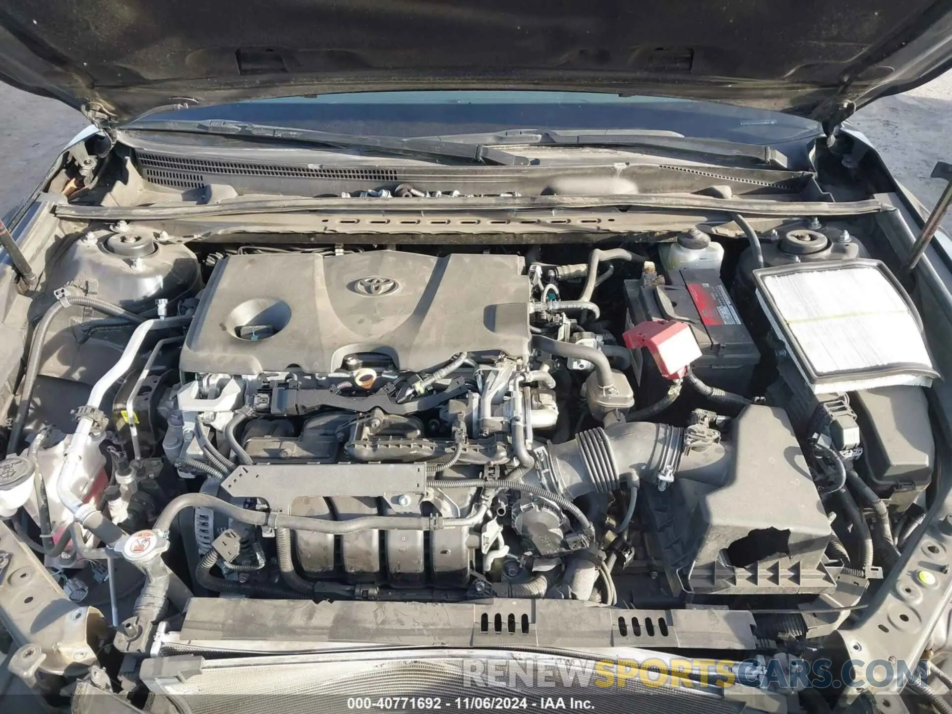 10 Photograph of a damaged car 4T1B11HKXKU282821 TOYOTA CAMRY 2019
