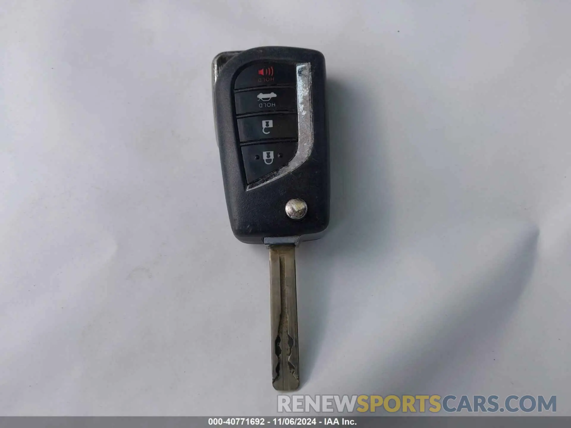 11 Photograph of a damaged car 4T1B11HKXKU282821 TOYOTA CAMRY 2019