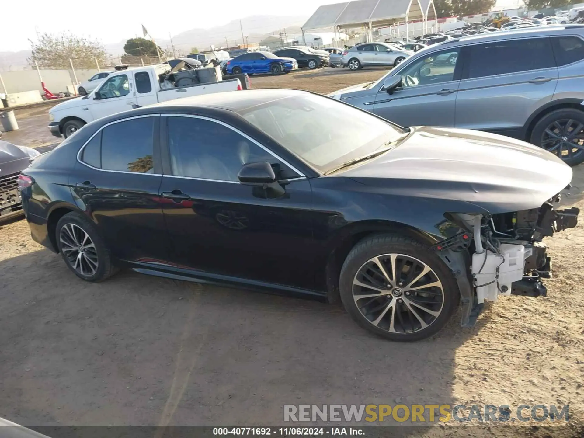 14 Photograph of a damaged car 4T1B11HKXKU282821 TOYOTA CAMRY 2019