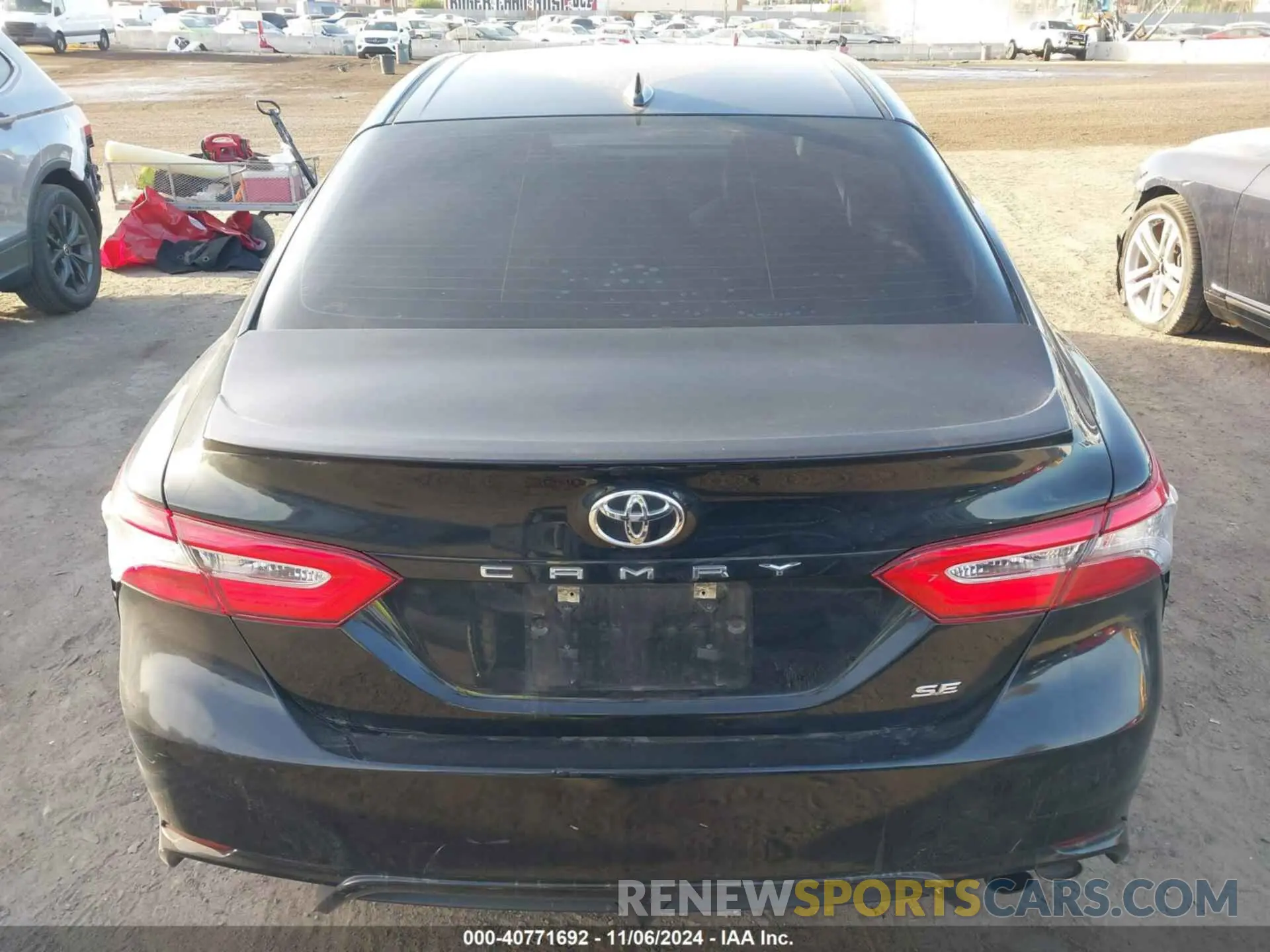17 Photograph of a damaged car 4T1B11HKXKU282821 TOYOTA CAMRY 2019