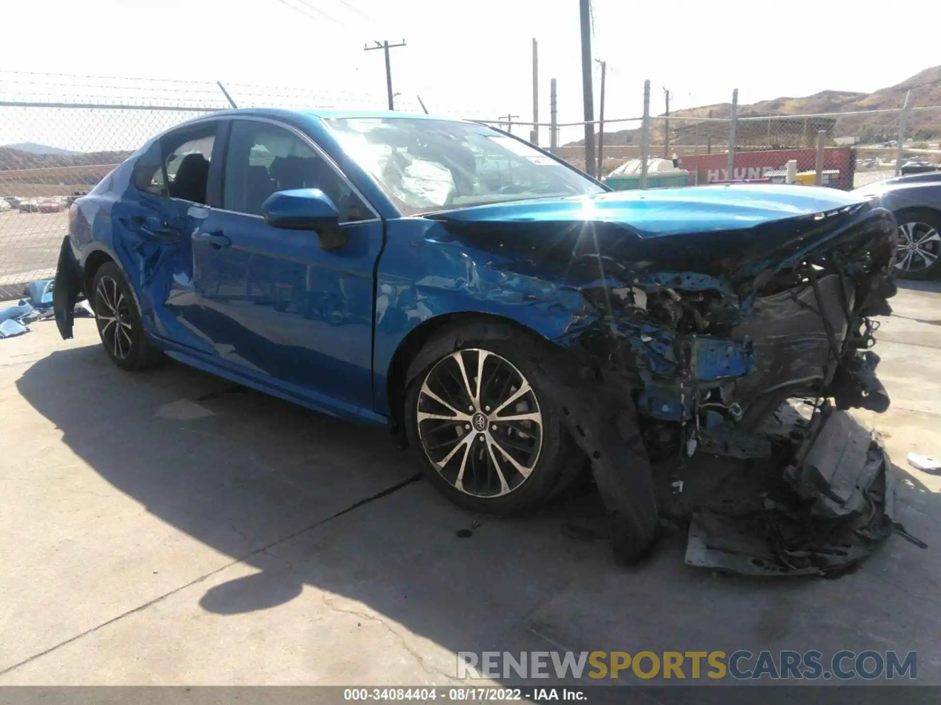 1 Photograph of a damaged car 4T1B11HKXKU284780 TOYOTA CAMRY 2019