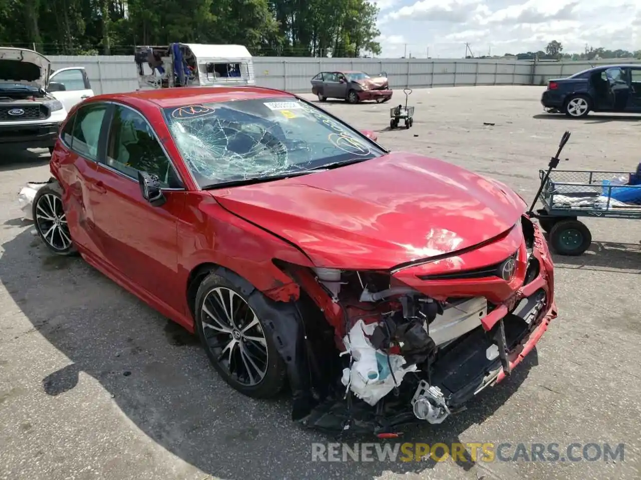 1 Photograph of a damaged car 4T1B11HKXKU285301 TOYOTA CAMRY 2019