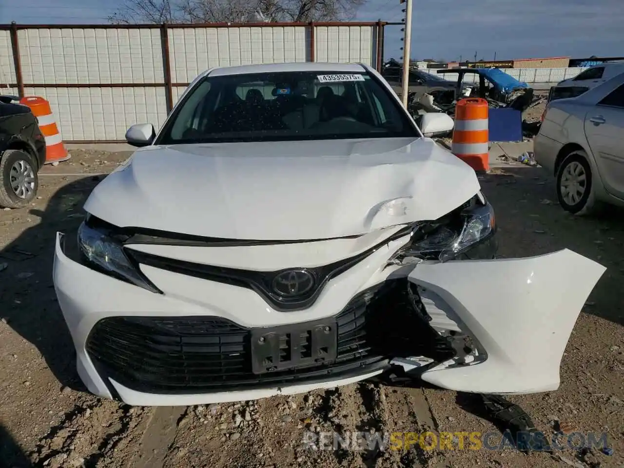 5 Photograph of a damaged car 4T1B11HKXKU286156 TOYOTA CAMRY 2019