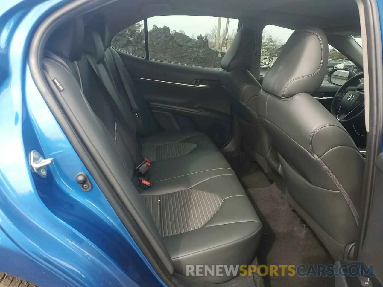 10 Photograph of a damaged car 4T1B11HKXKU287288 TOYOTA CAMRY 2019