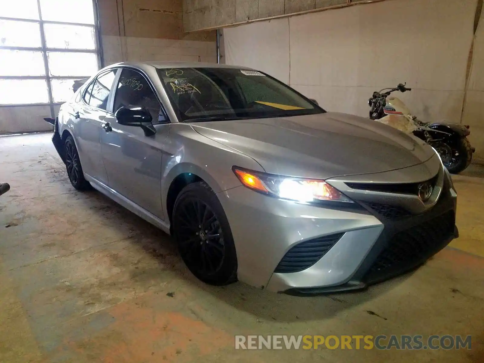 1 Photograph of a damaged car 4T1B11HKXKU295617 TOYOTA CAMRY 2019