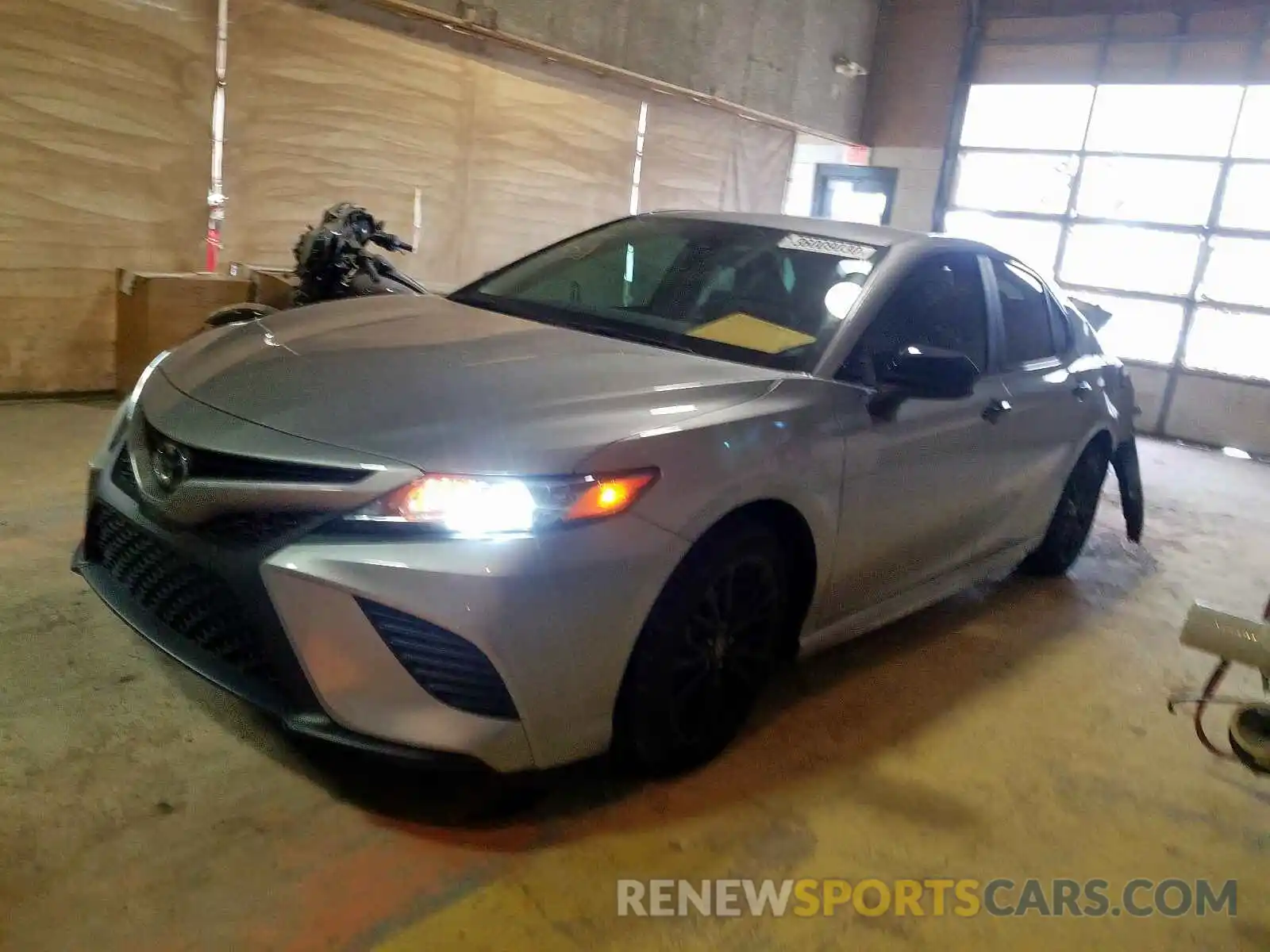 2 Photograph of a damaged car 4T1B11HKXKU295617 TOYOTA CAMRY 2019