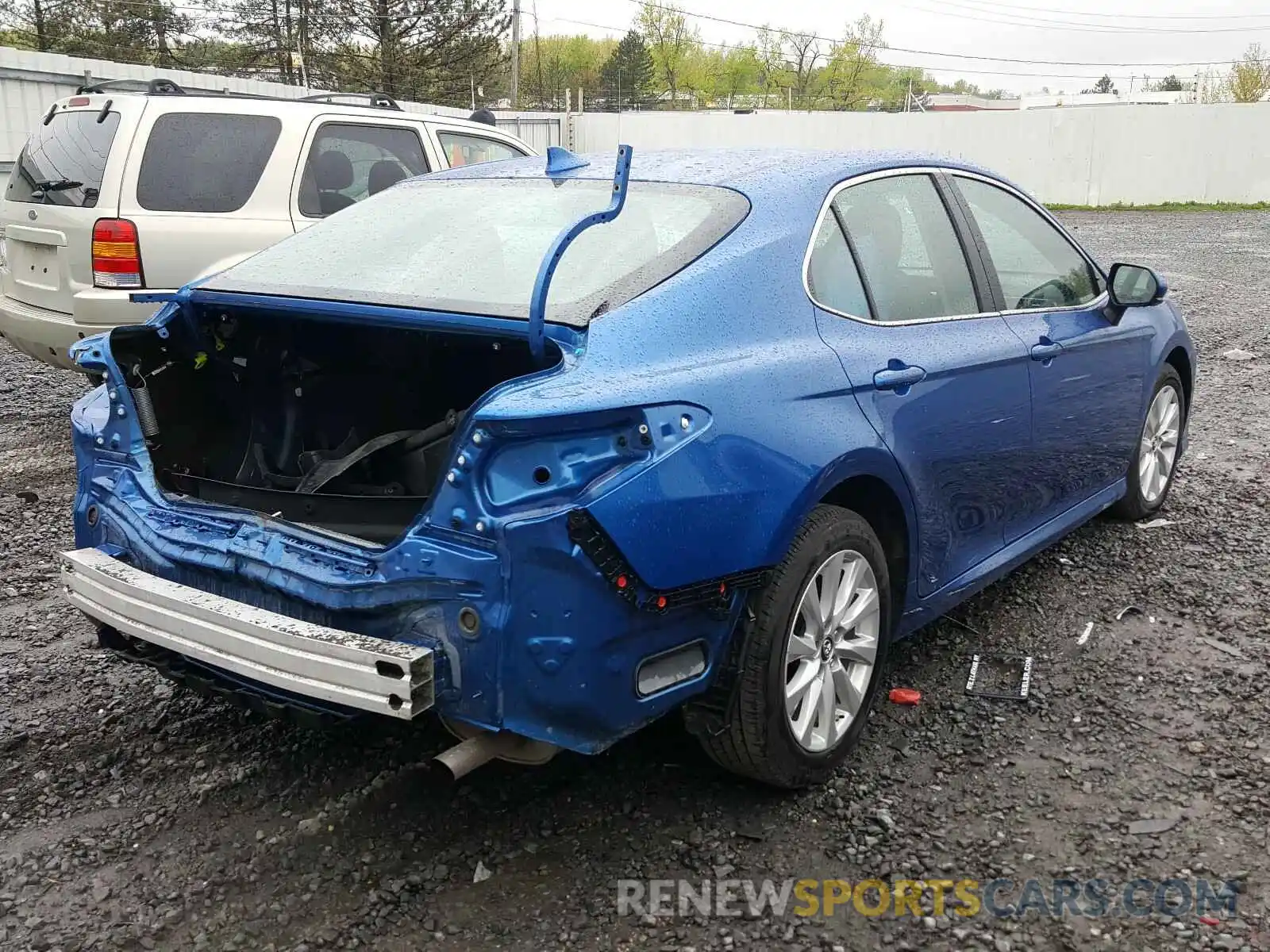 4 Photograph of a damaged car 4T1B11HKXKU296816 TOYOTA CAMRY 2019