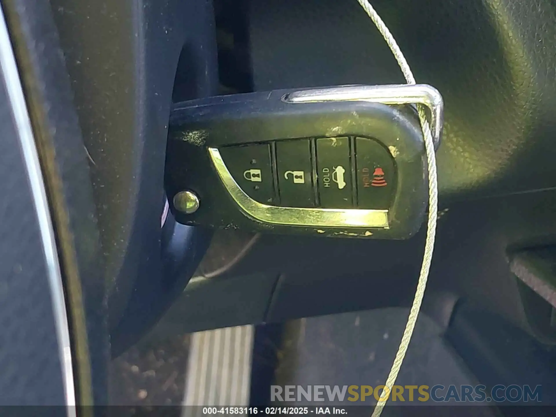 11 Photograph of a damaged car 4T1B11HKXKU298128 TOYOTA CAMRY 2019