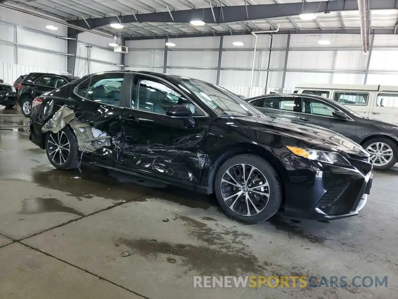 4 Photograph of a damaged car 4T1B11HKXKU300170 TOYOTA CAMRY 2019
