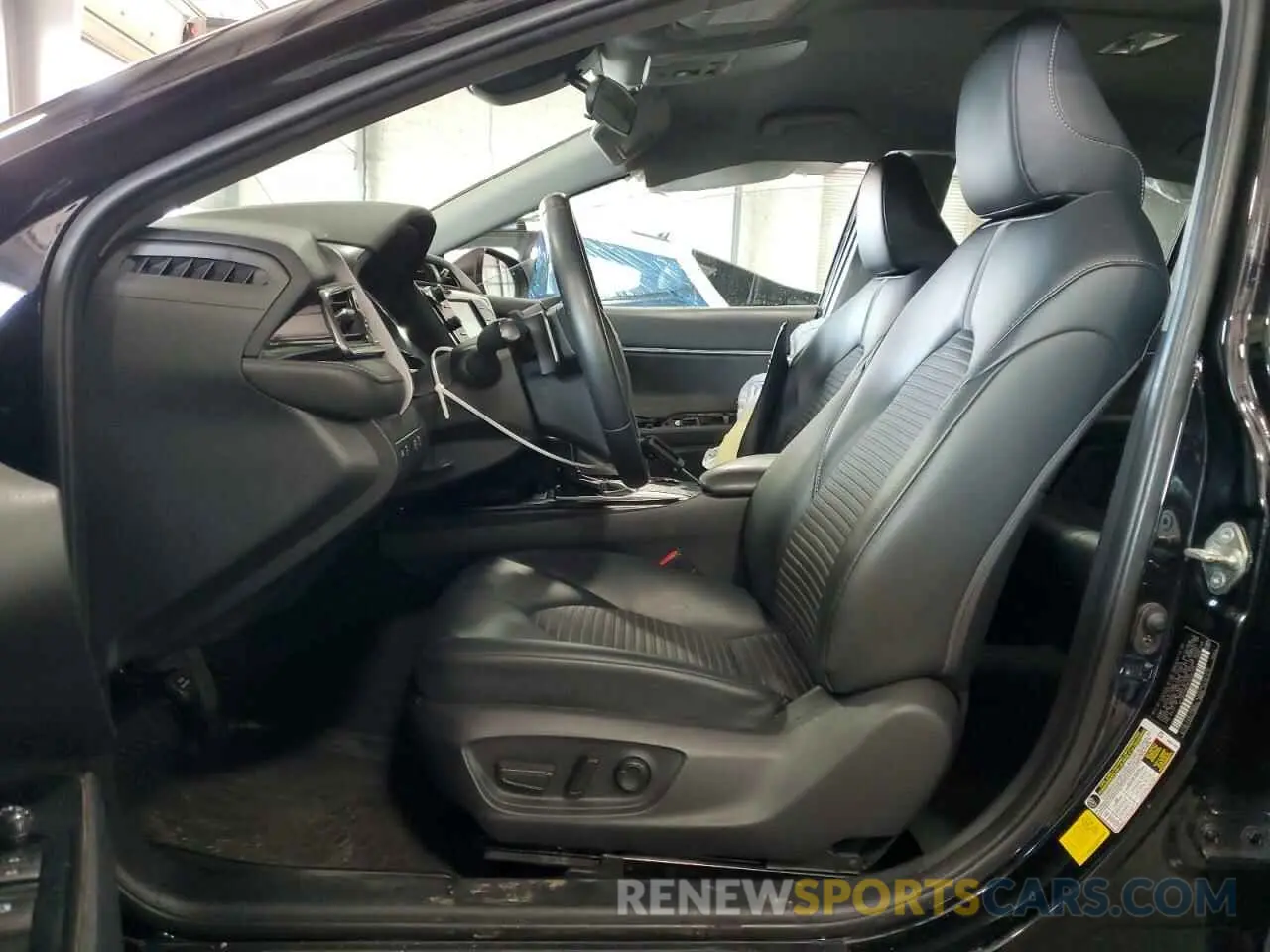 7 Photograph of a damaged car 4T1B11HKXKU300170 TOYOTA CAMRY 2019
