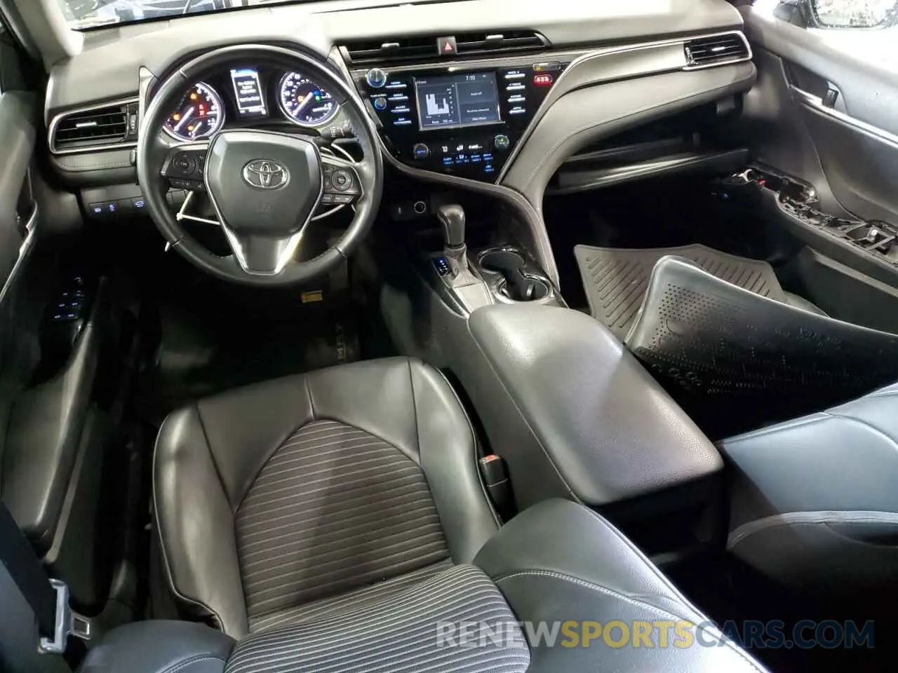 8 Photograph of a damaged car 4T1B11HKXKU300170 TOYOTA CAMRY 2019