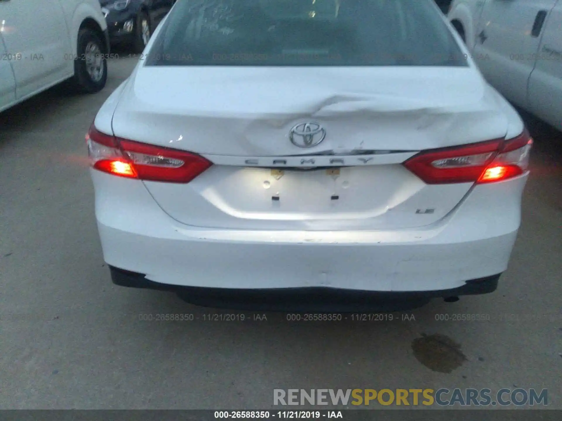 6 Photograph of a damaged car 4T1B11HKXKU679509 TOYOTA CAMRY 2019