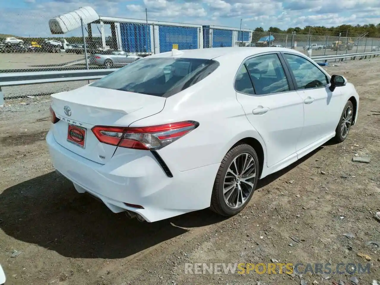 4 Photograph of a damaged car 4T1B11HKXKU680479 TOYOTA CAMRY 2019