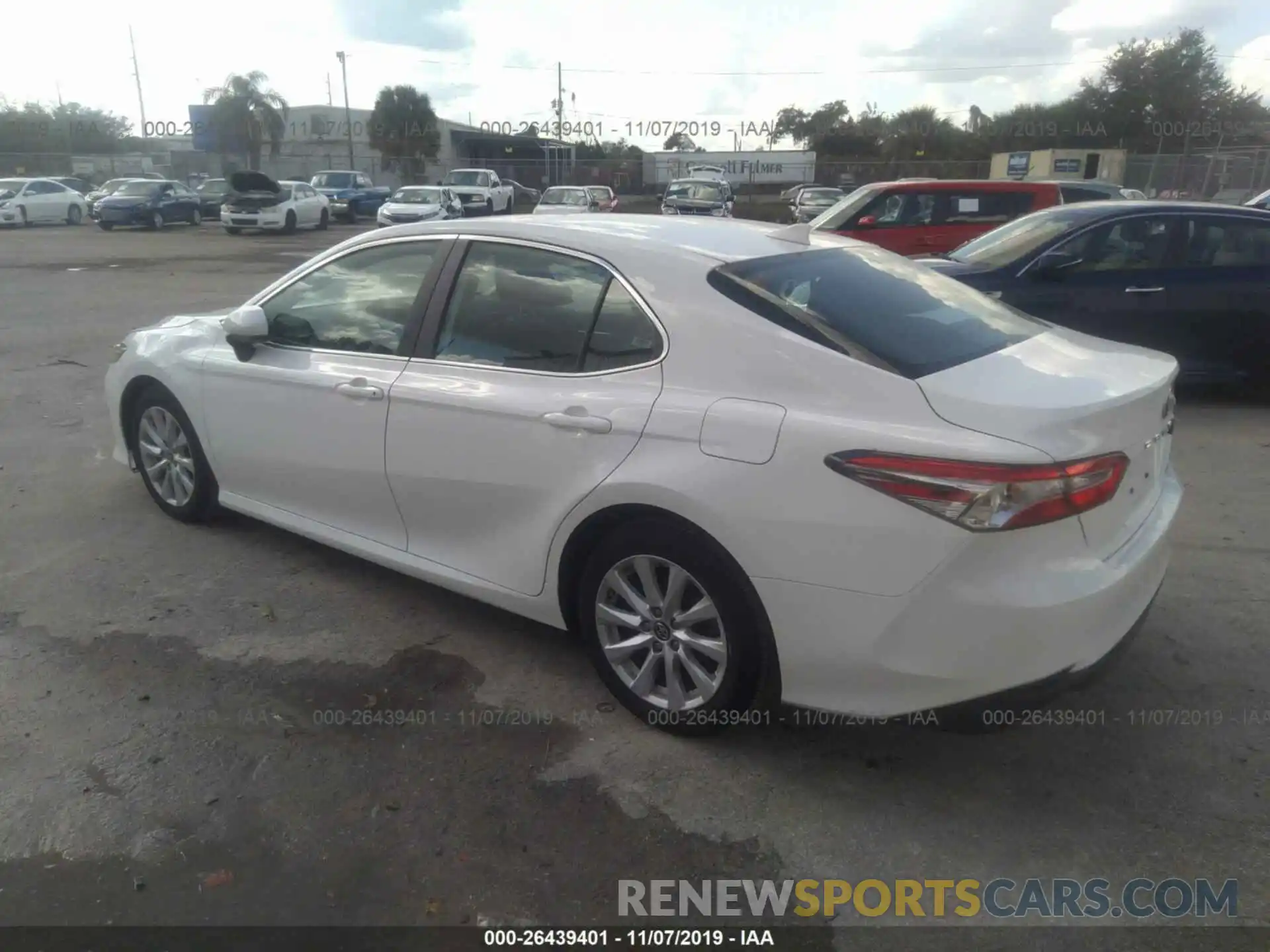 3 Photograph of a damaged car 4T1B11HKXKU680742 TOYOTA CAMRY 2019