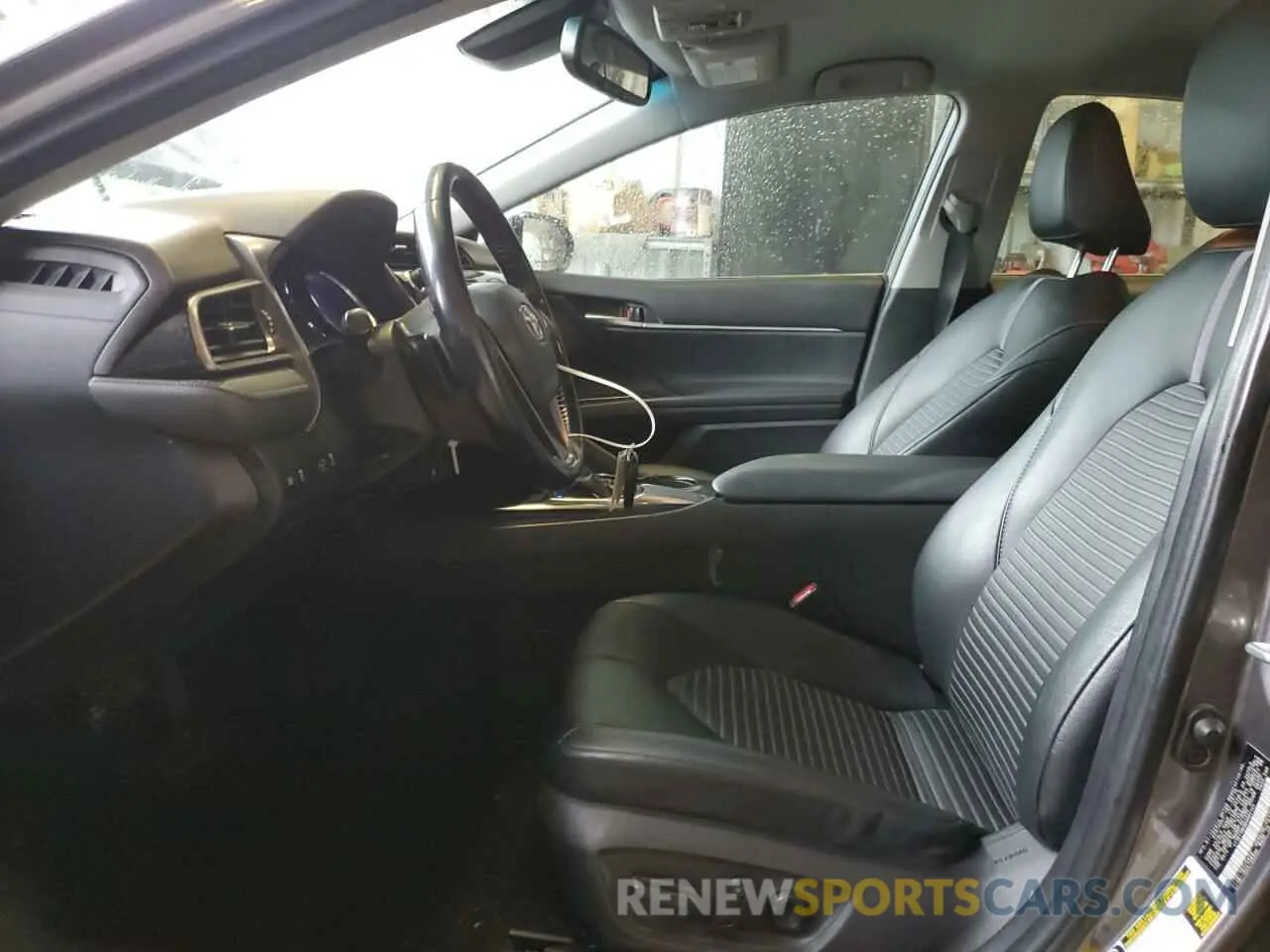 7 Photograph of a damaged car 4T1B11HKXKU684144 TOYOTA CAMRY 2019