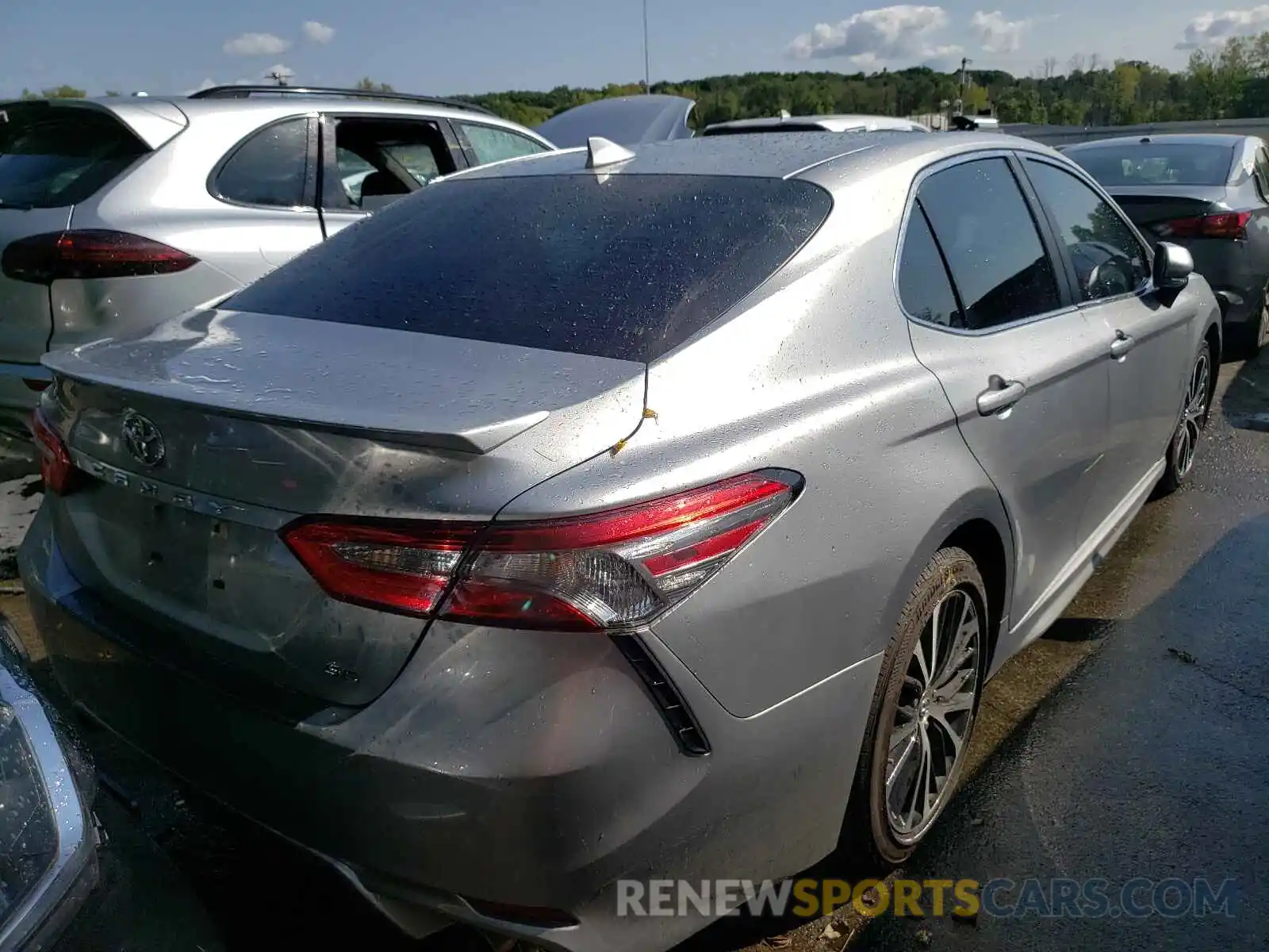 4 Photograph of a damaged car 4T1B11HKXKU687321 TOYOTA CAMRY 2019