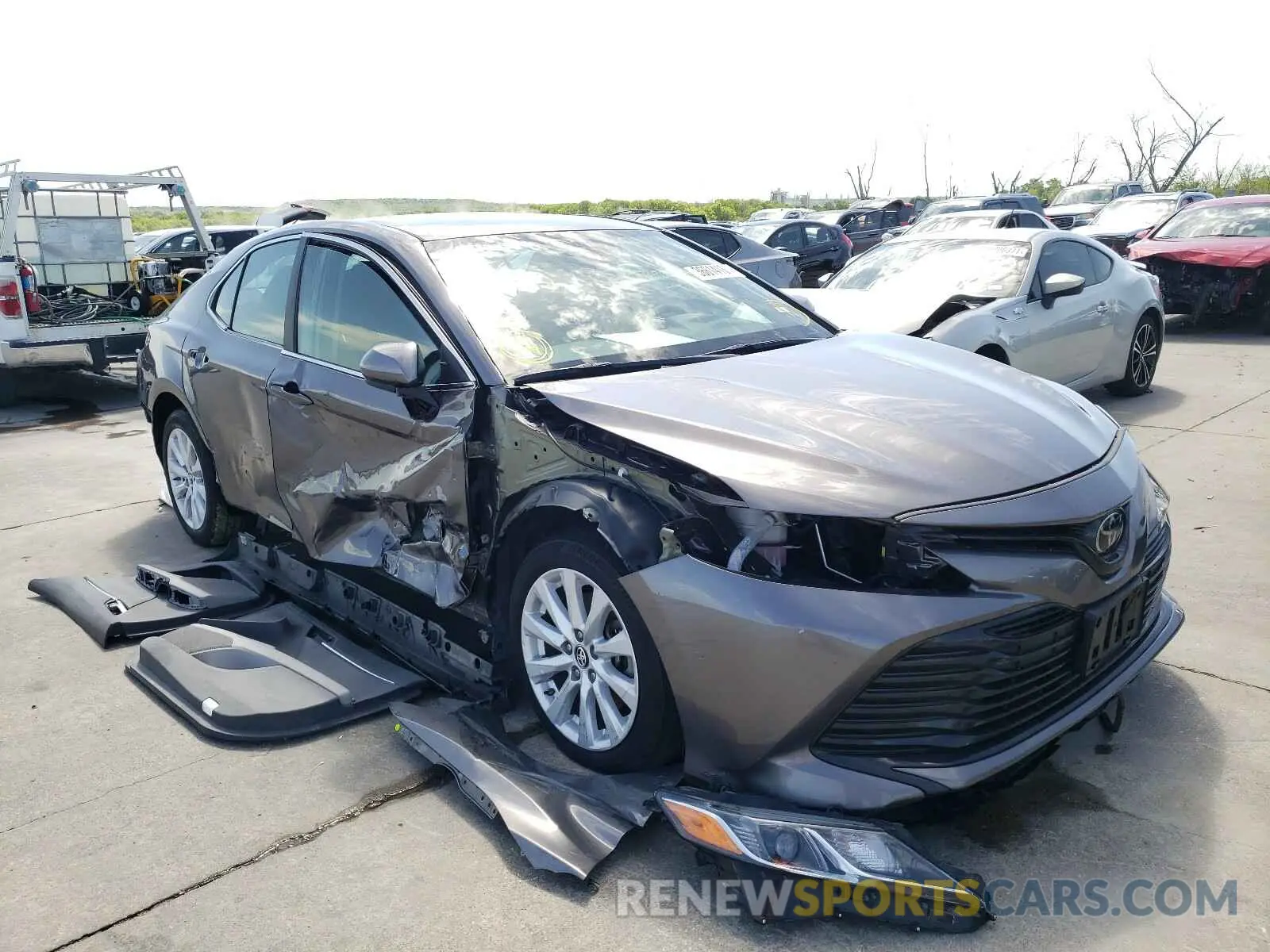 1 Photograph of a damaged car 4T1B11HKXKU687500 TOYOTA CAMRY 2019