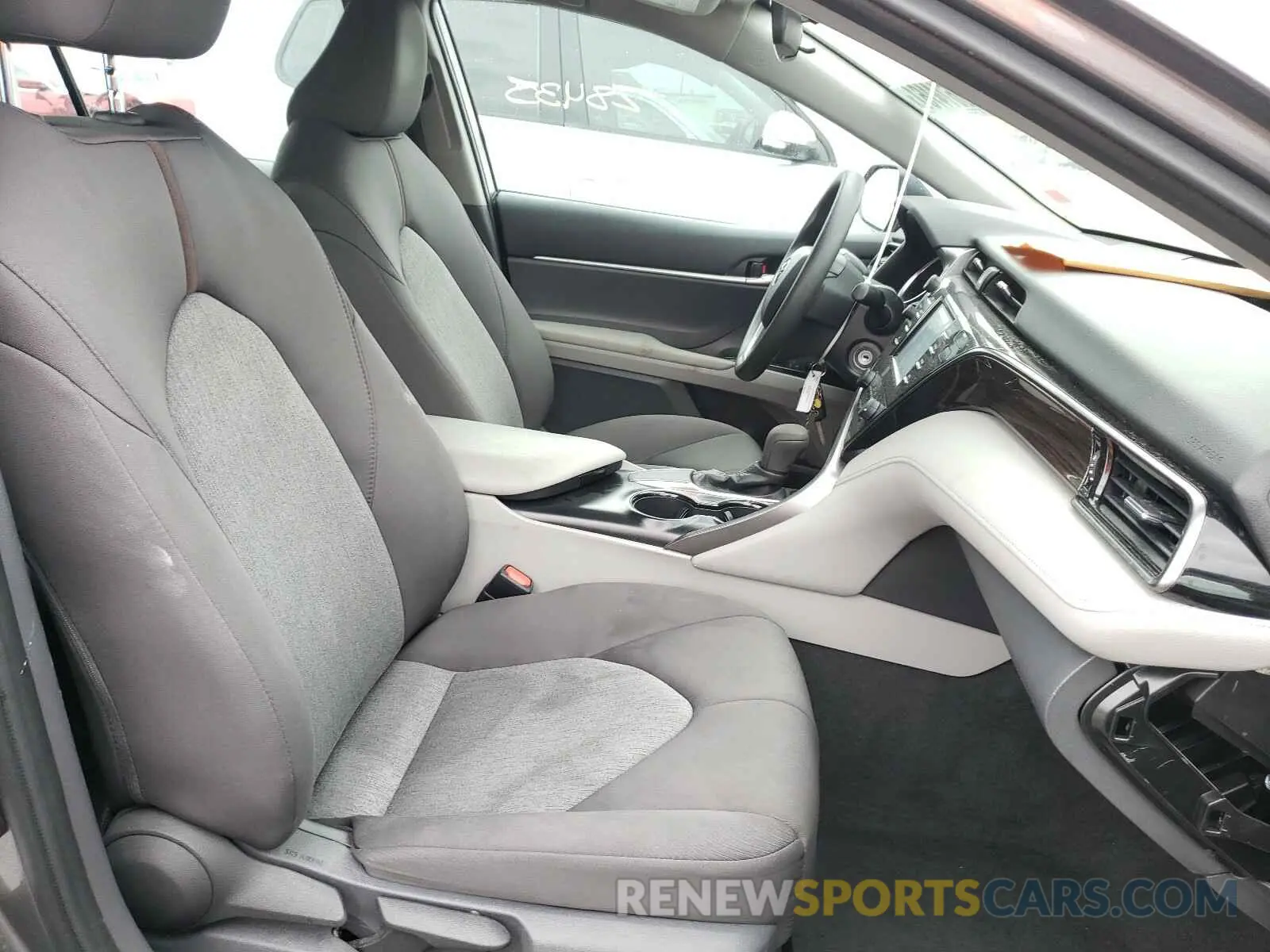 5 Photograph of a damaged car 4T1B11HKXKU687500 TOYOTA CAMRY 2019