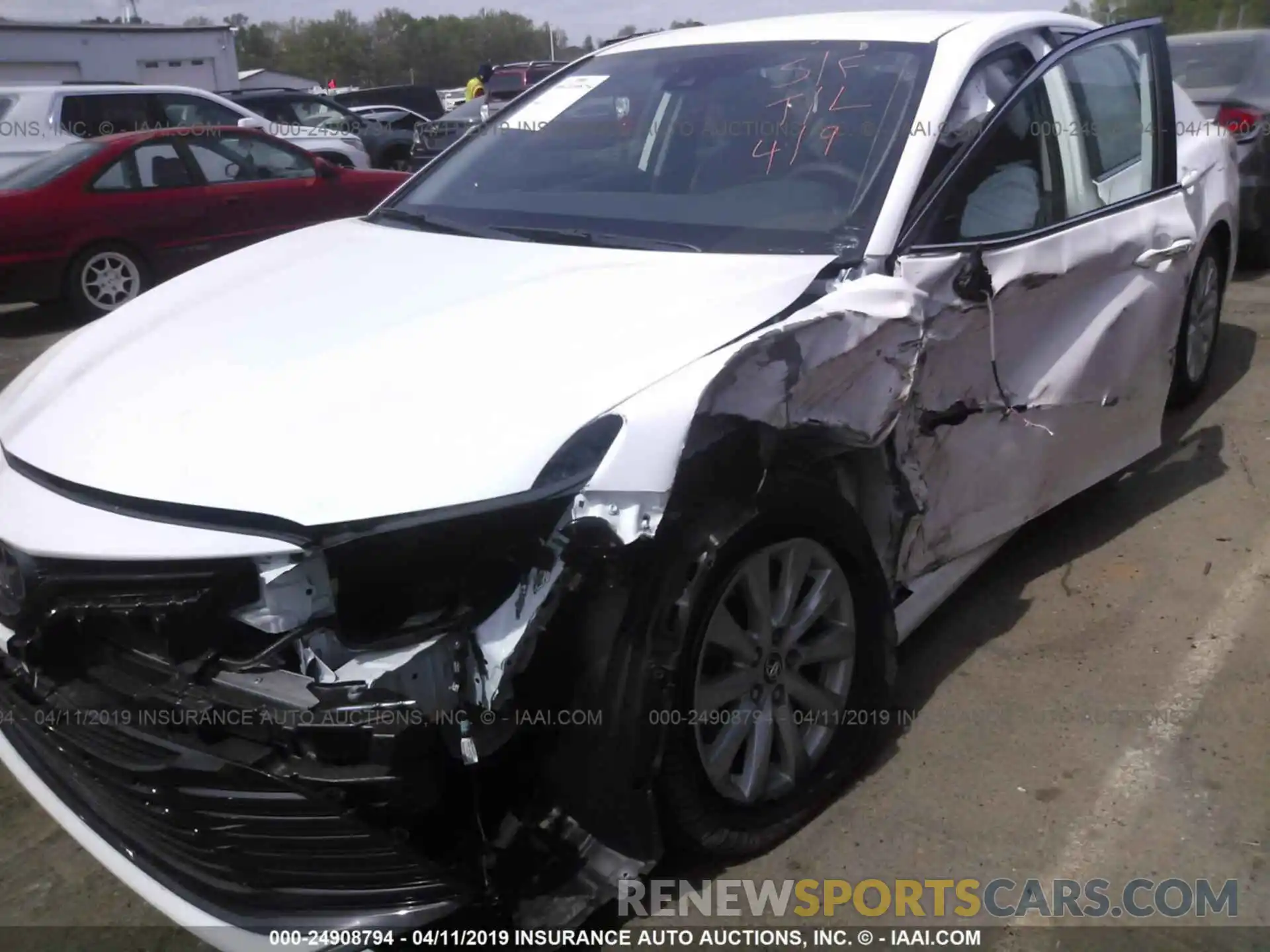 6 Photograph of a damaged car 4T1B11HKXKU690977 TOYOTA CAMRY 2019