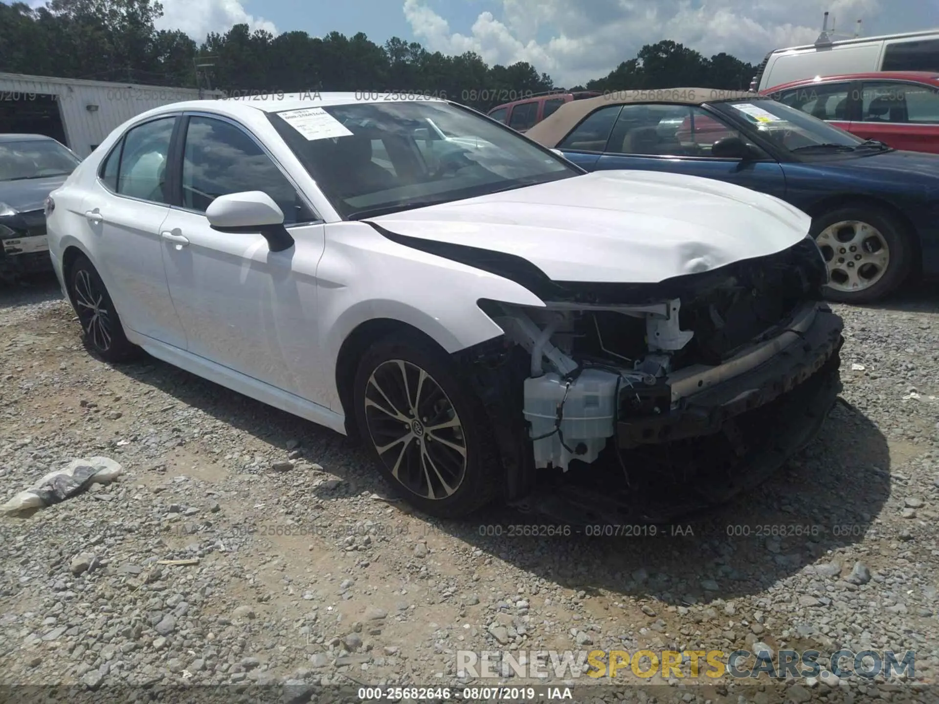1 Photograph of a damaged car 4T1B11HKXKU691563 TOYOTA CAMRY 2019