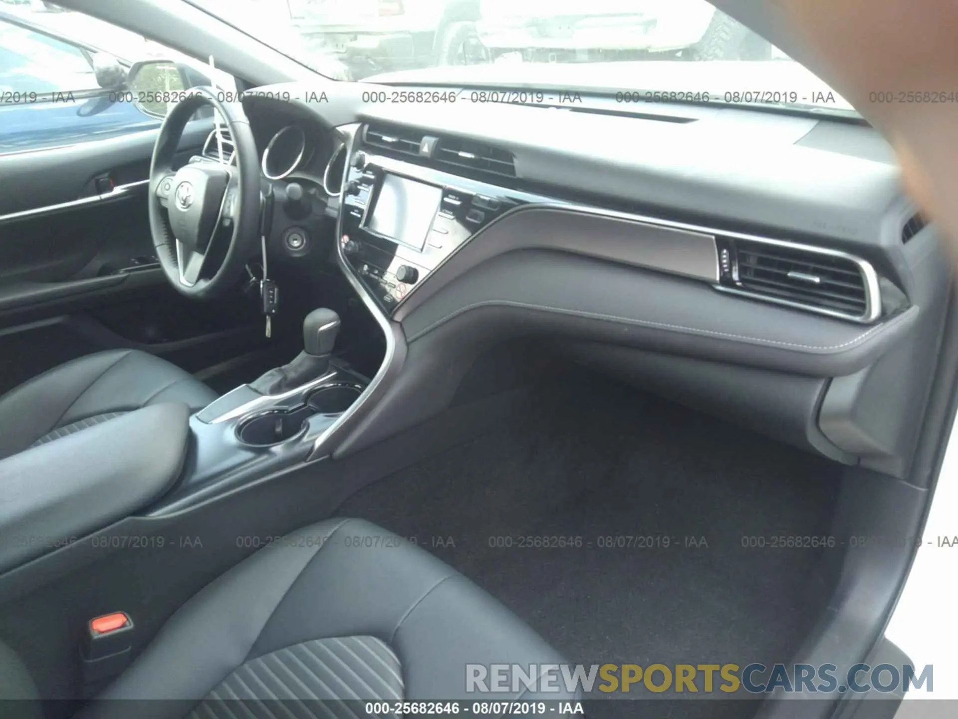 5 Photograph of a damaged car 4T1B11HKXKU691563 TOYOTA CAMRY 2019