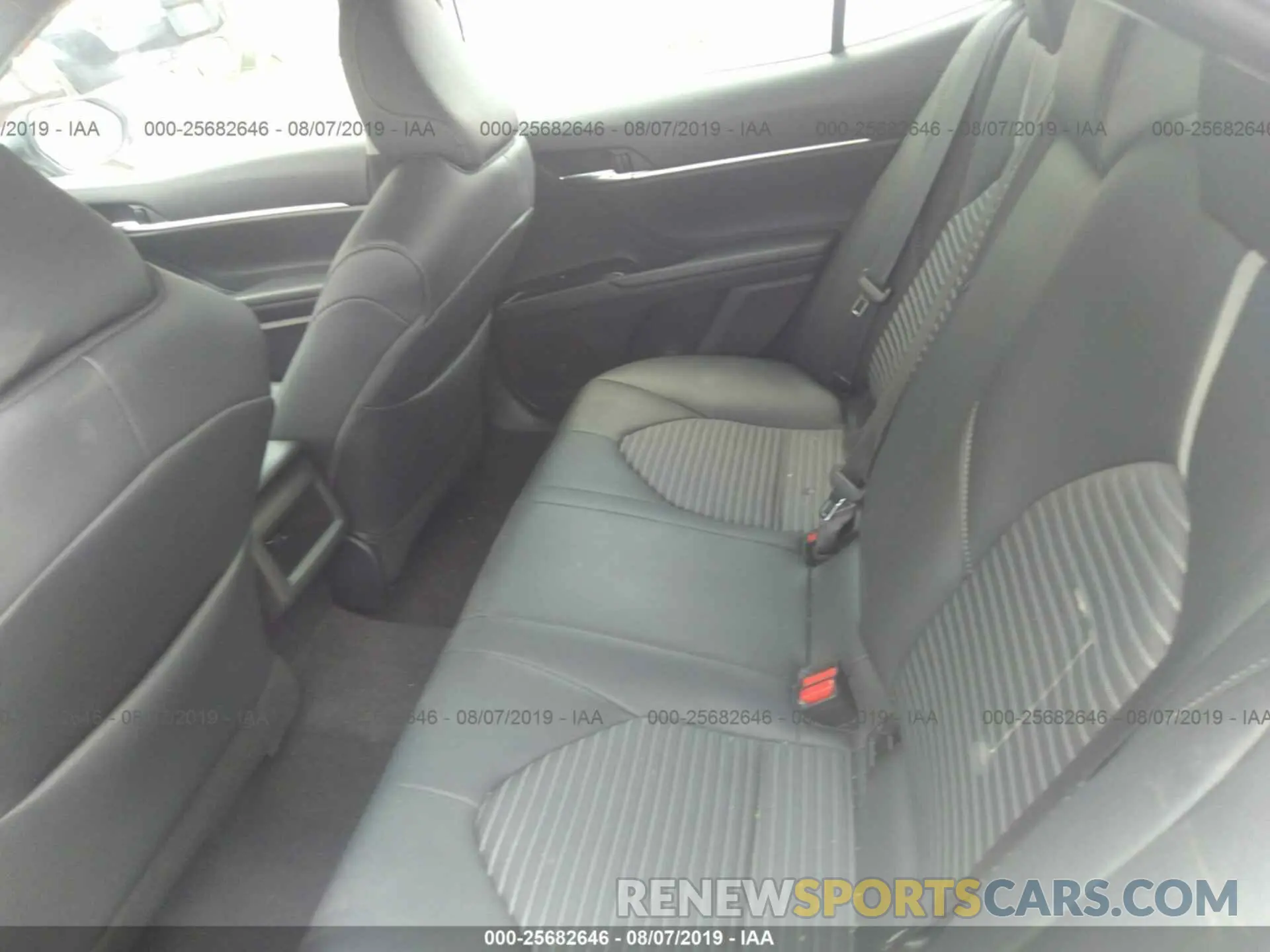 8 Photograph of a damaged car 4T1B11HKXKU691563 TOYOTA CAMRY 2019