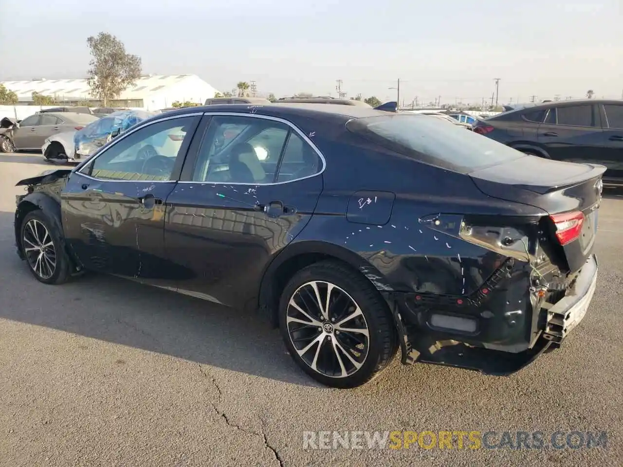 2 Photograph of a damaged car 4T1B11HKXKU693281 TOYOTA CAMRY 2019