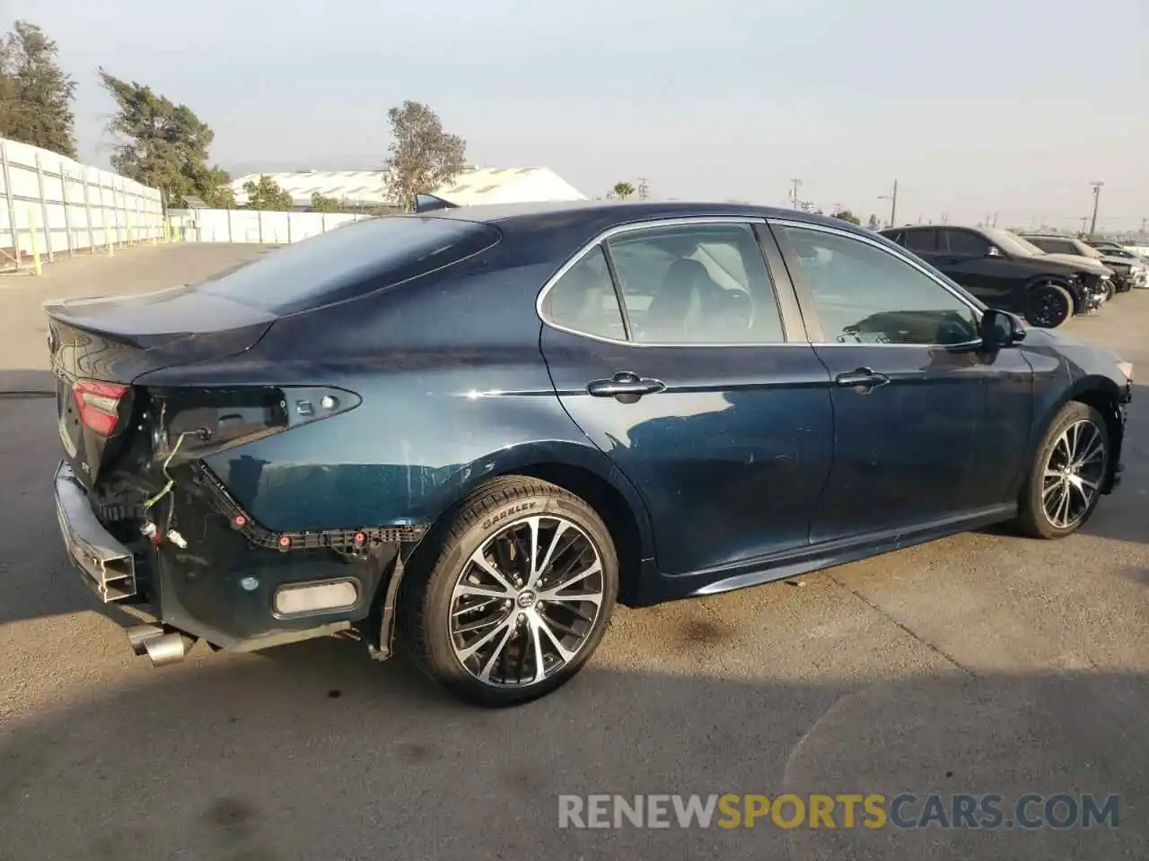 3 Photograph of a damaged car 4T1B11HKXKU693281 TOYOTA CAMRY 2019