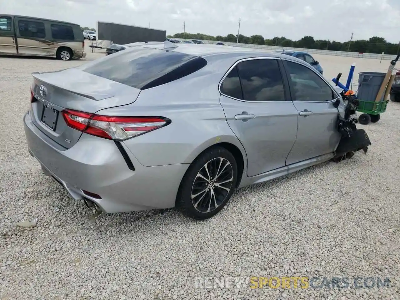 4 Photograph of a damaged car 4T1B11HKXKU693684 TOYOTA CAMRY 2019