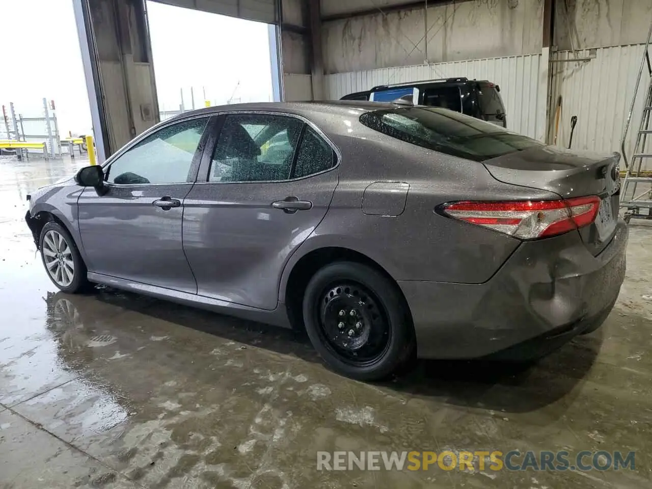 2 Photograph of a damaged car 4T1B11HKXKU695368 TOYOTA CAMRY 2019