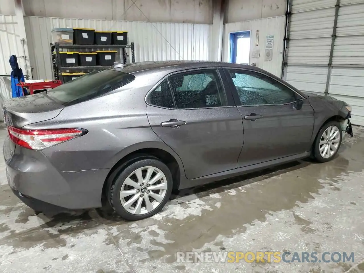 3 Photograph of a damaged car 4T1B11HKXKU695368 TOYOTA CAMRY 2019