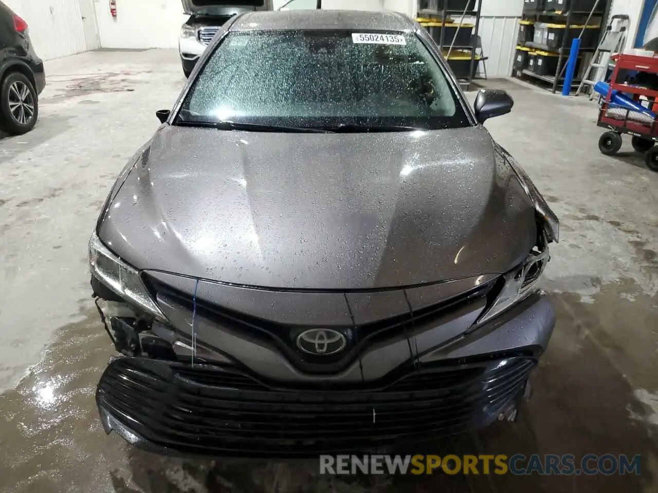 5 Photograph of a damaged car 4T1B11HKXKU695368 TOYOTA CAMRY 2019