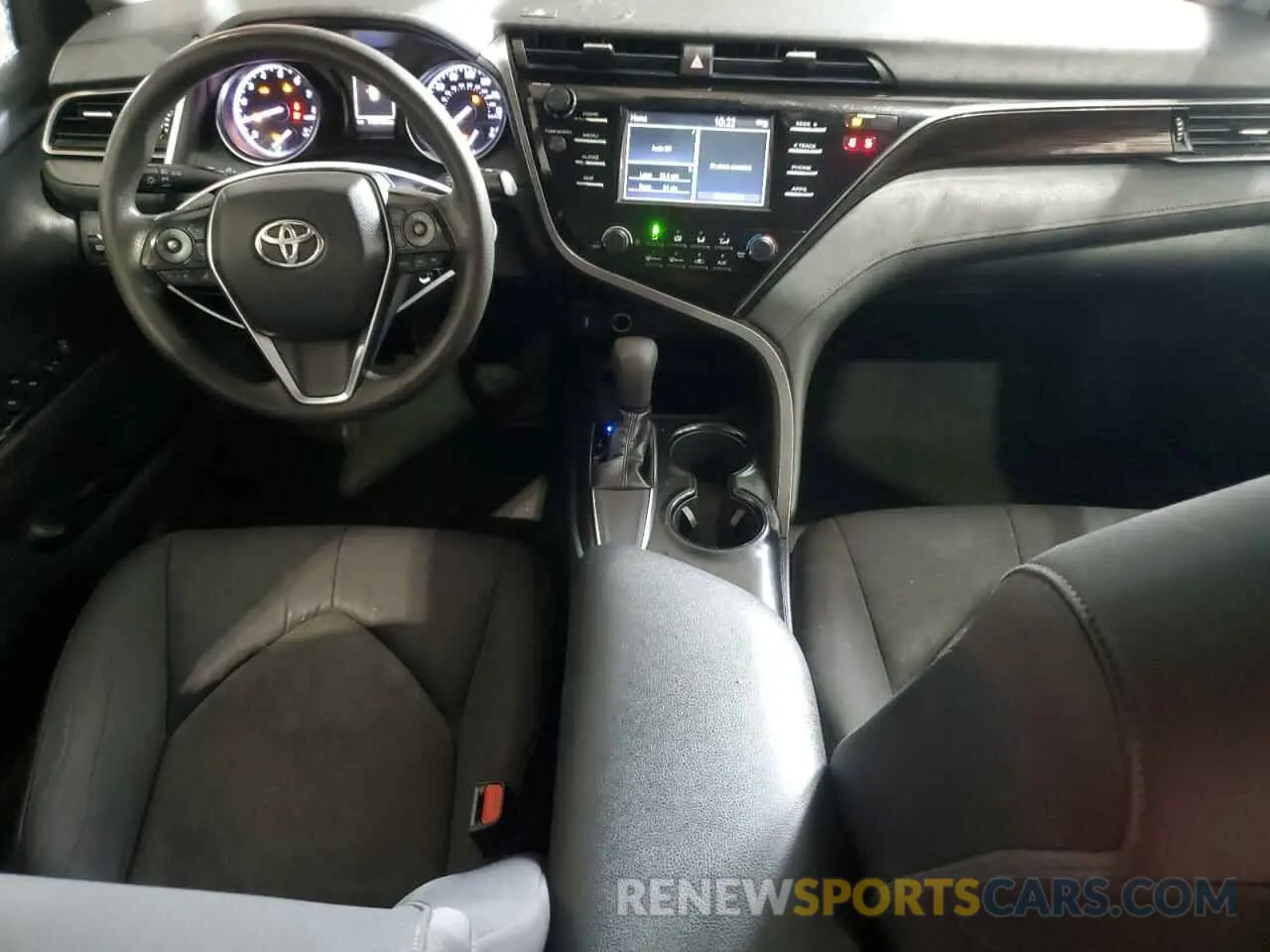 8 Photograph of a damaged car 4T1B11HKXKU695368 TOYOTA CAMRY 2019