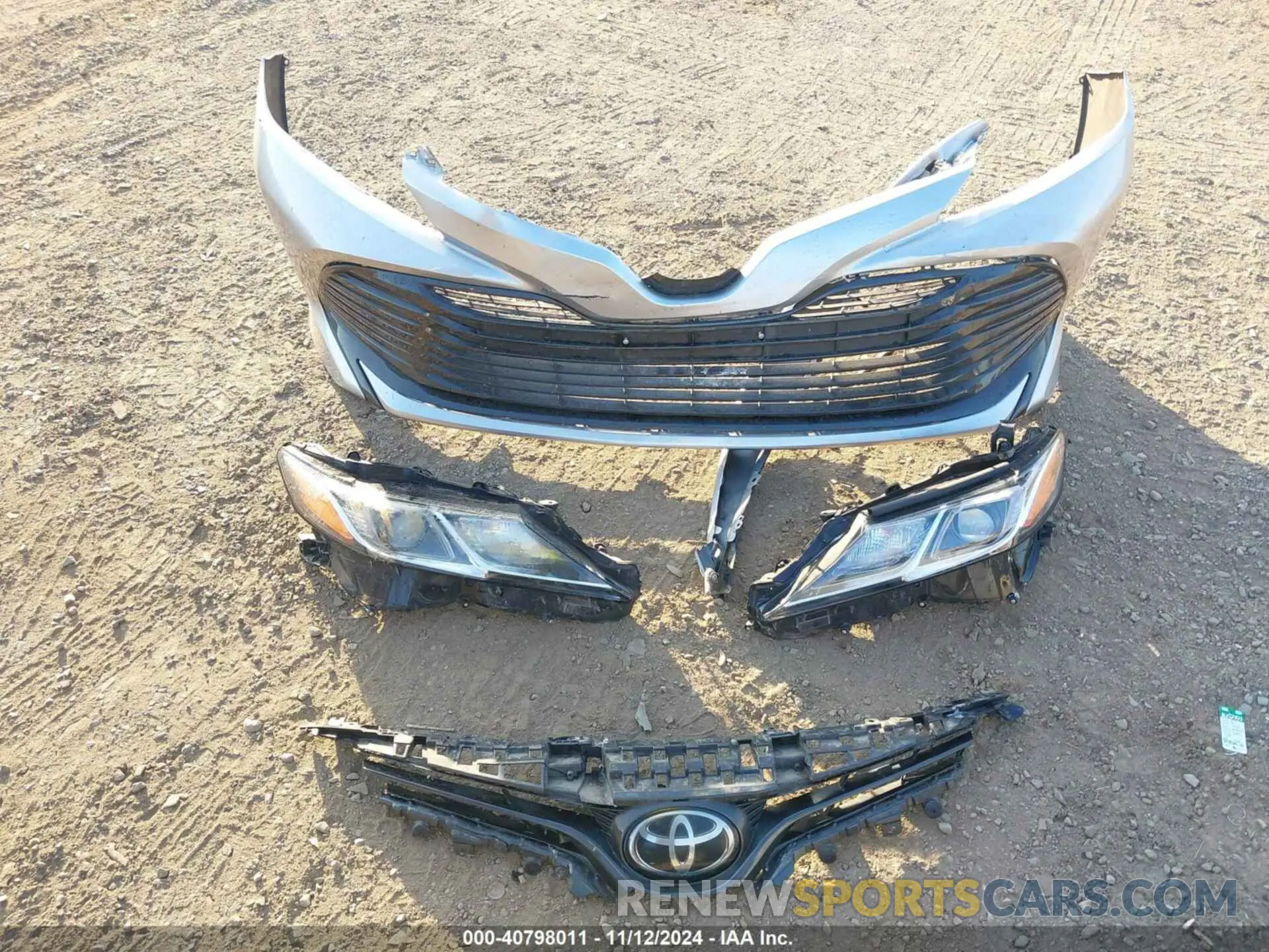 12 Photograph of a damaged car 4T1B11HKXKU696763 TOYOTA CAMRY 2019