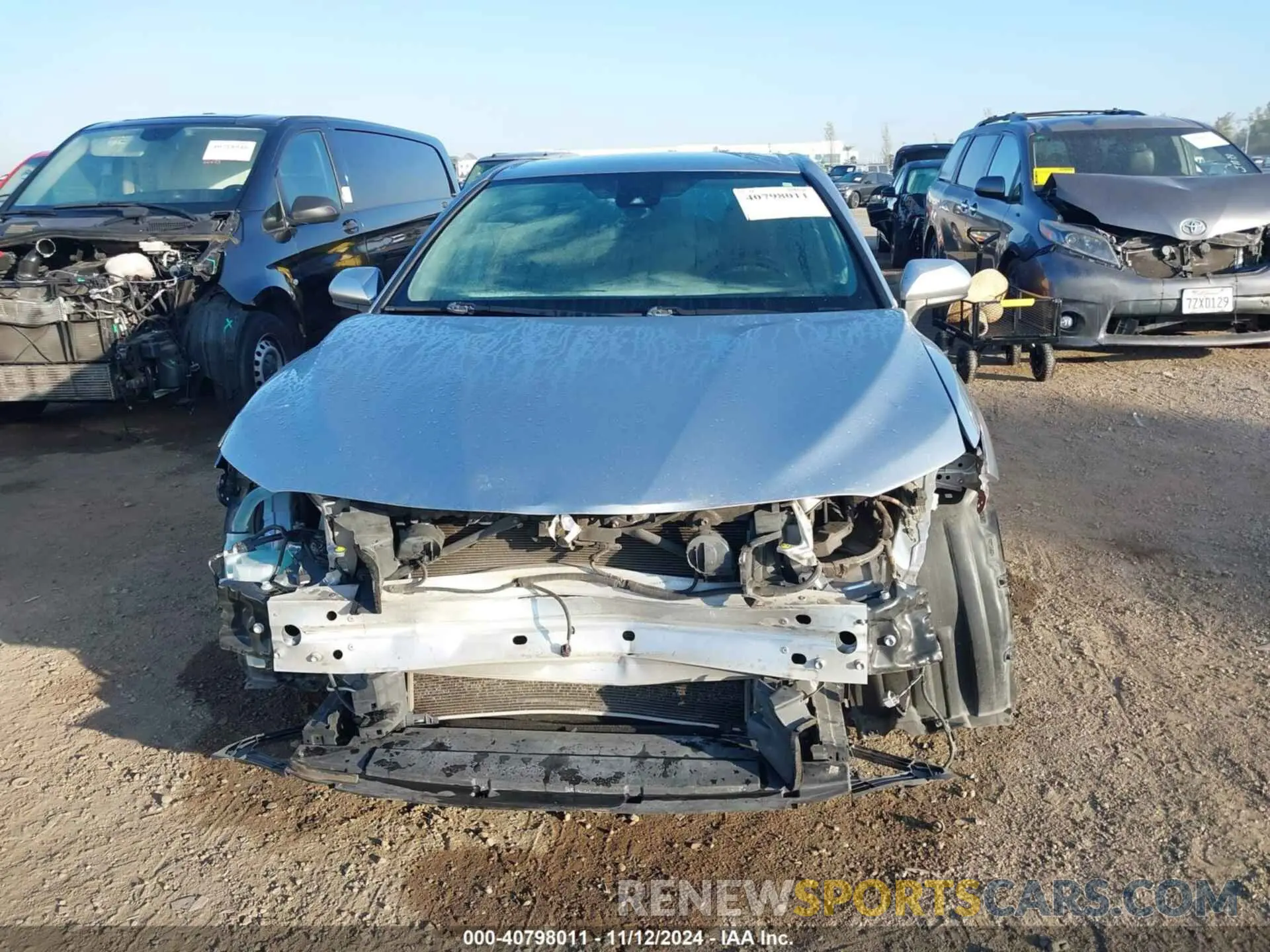 13 Photograph of a damaged car 4T1B11HKXKU696763 TOYOTA CAMRY 2019