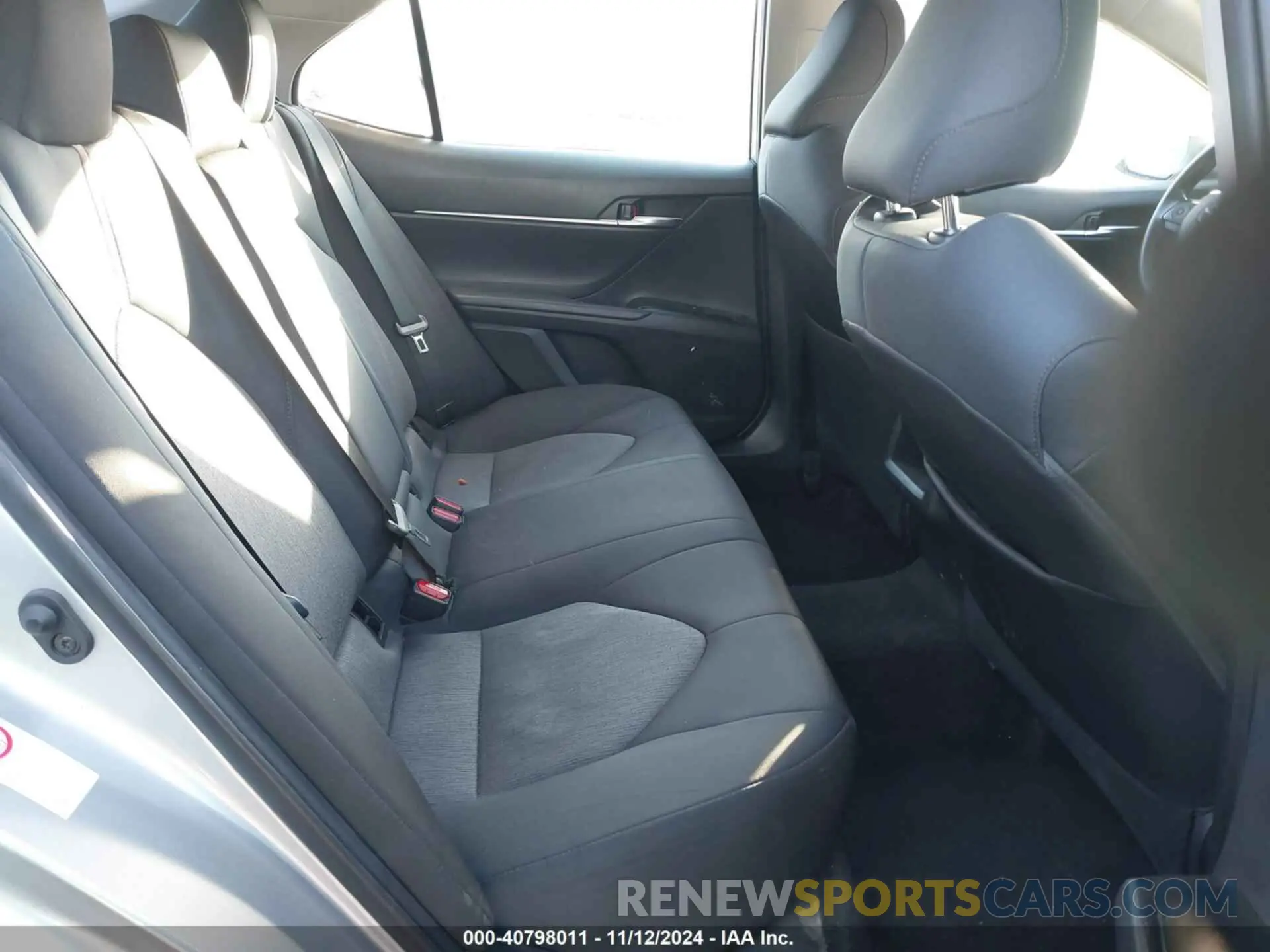 8 Photograph of a damaged car 4T1B11HKXKU696763 TOYOTA CAMRY 2019