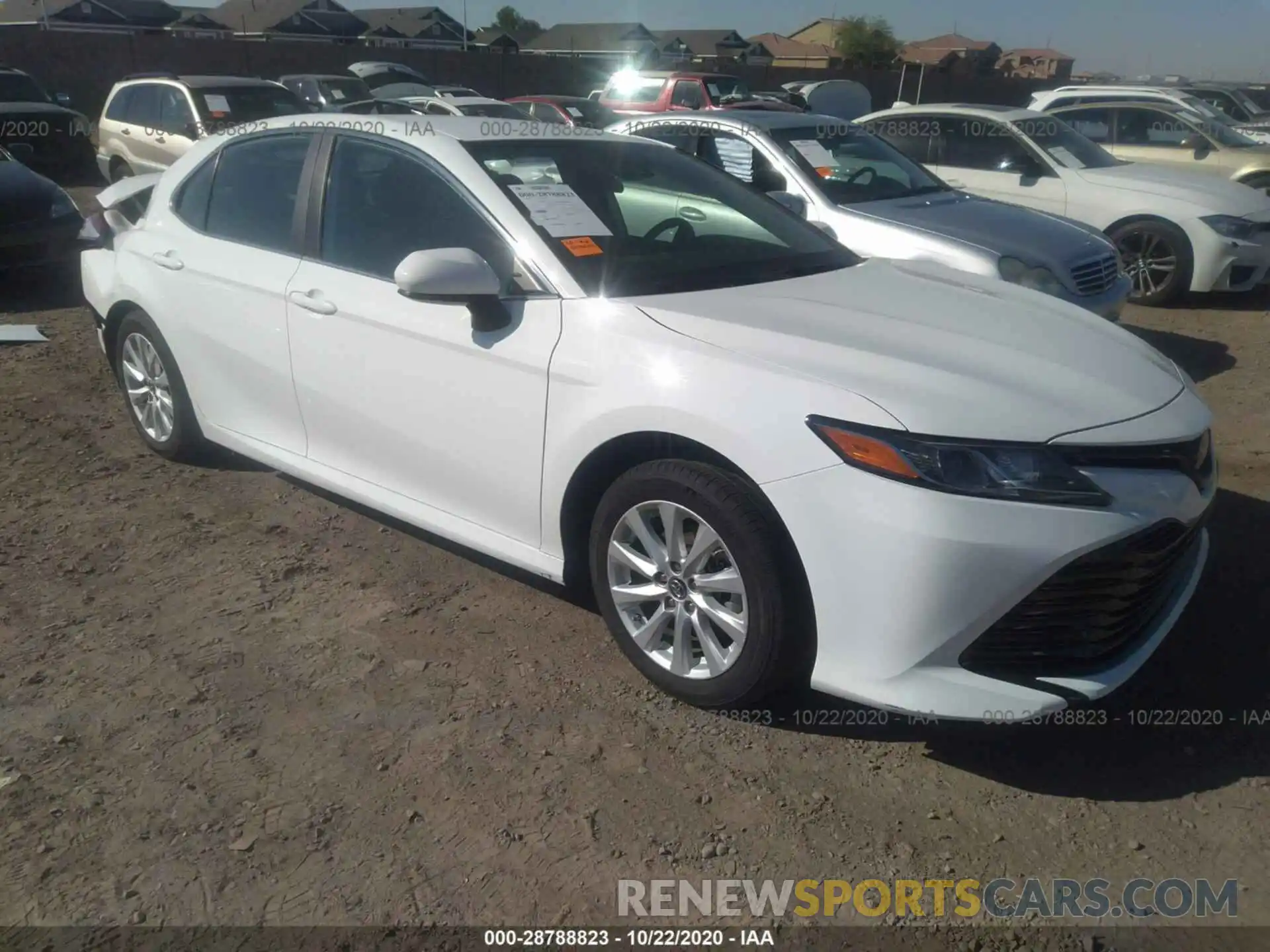 1 Photograph of a damaged car 4T1B11HKXKU696892 TOYOTA CAMRY 2019