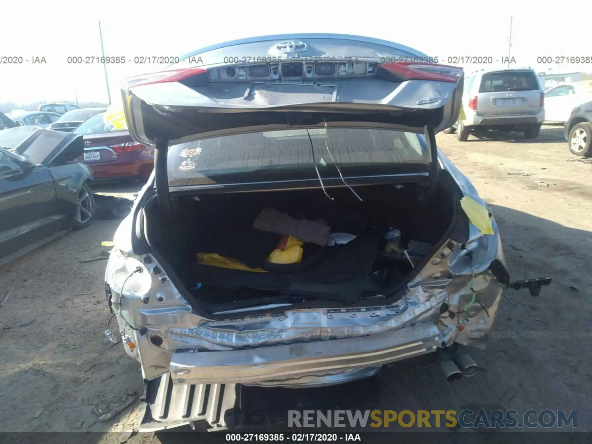 6 Photograph of a damaged car 4T1B11HKXKU697606 TOYOTA CAMRY 2019